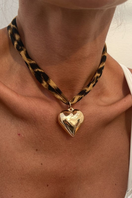NECKLACE HEART ANIMAL PRINT