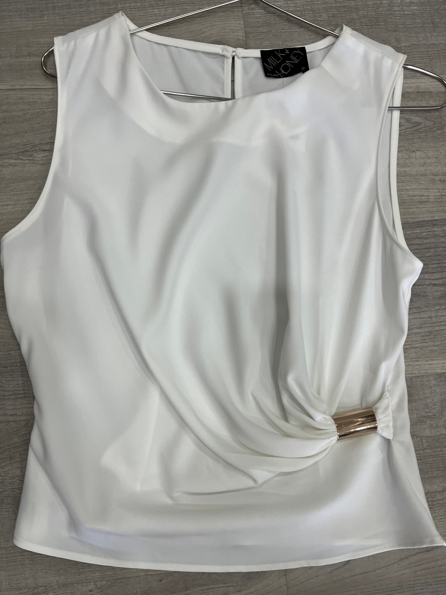 WHITE GOLD DETAIL TOP